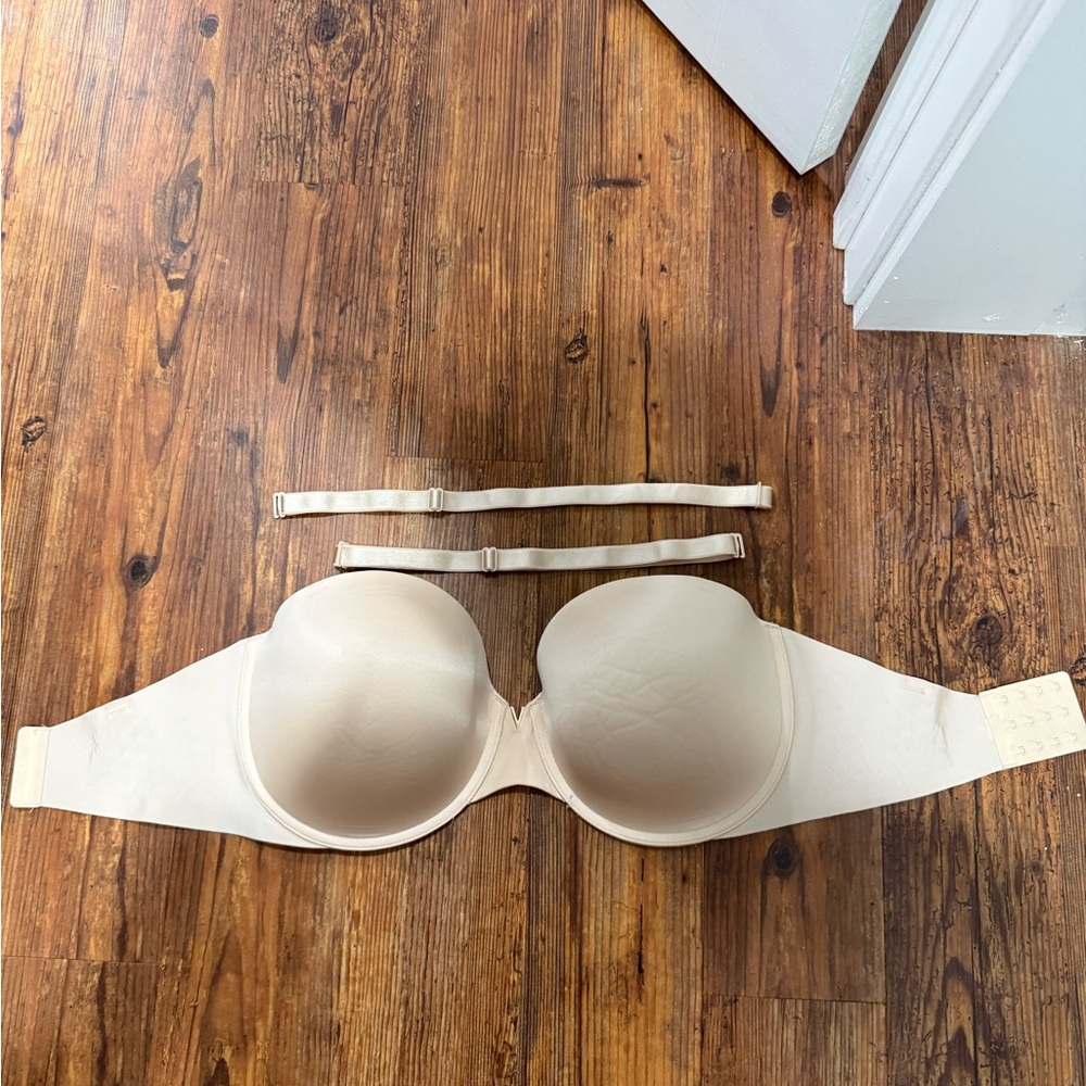 Victoria’s Secret Illusions Smooth Uplift Strapless Bra